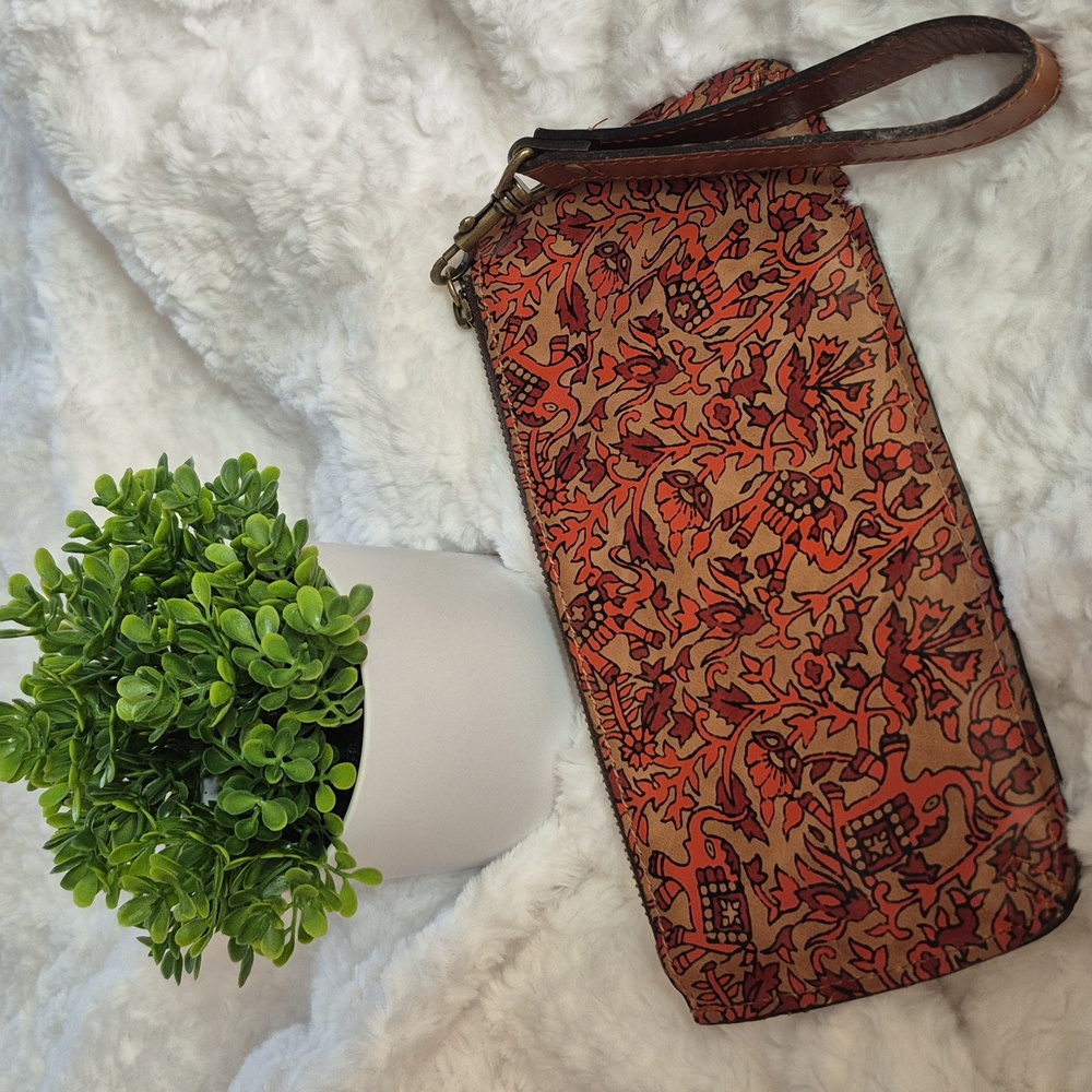 Patricia Nash Italian Leather Wristlet Wallet Elephant Pattern Clutch